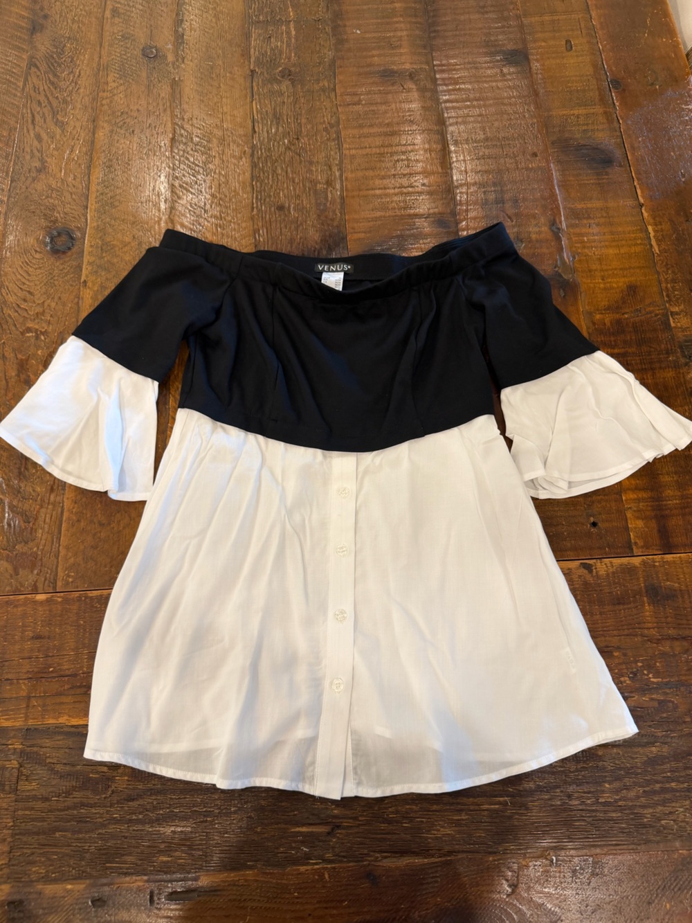 VENUS Black and White Off-Shoulder Button-Front Top